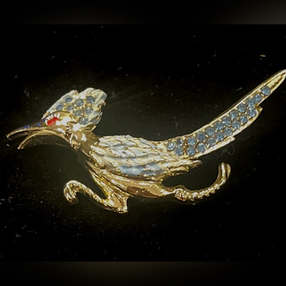 Elegant Silver Tone Roadrunner  Brooch - Picture 1 of 4